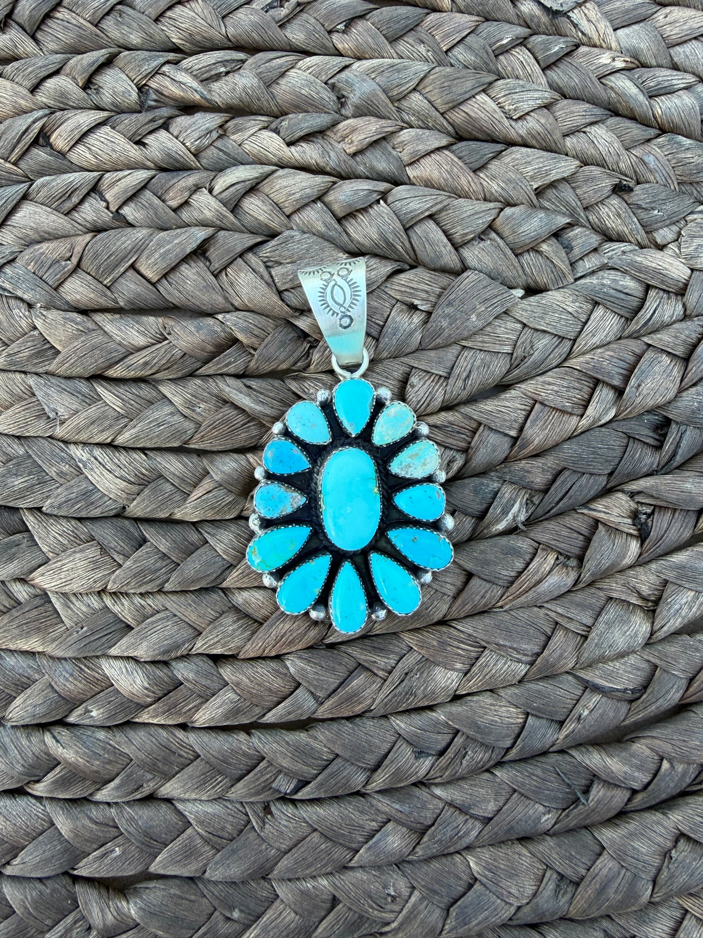 Cluster pendant