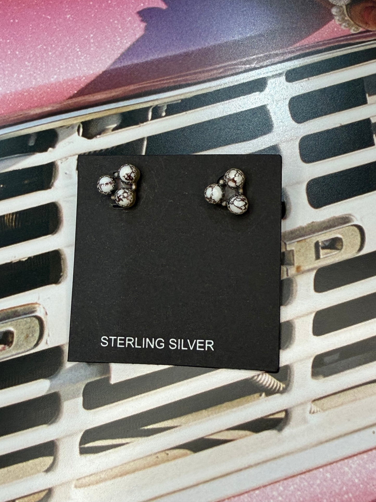 3 stone earings (Wild horse)
